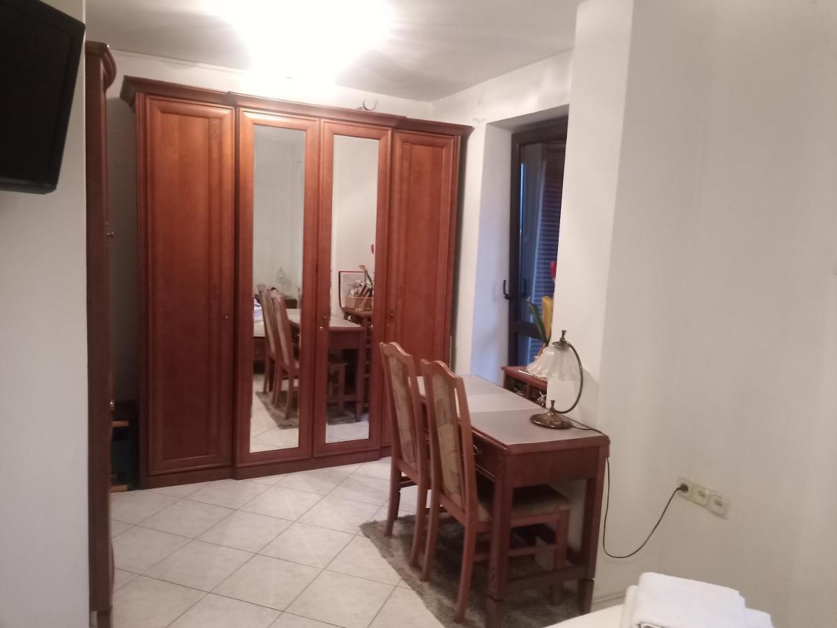 Pokoj W Domu Z Duzym Ogrodem Krakow Ngoại thất bức ảnh